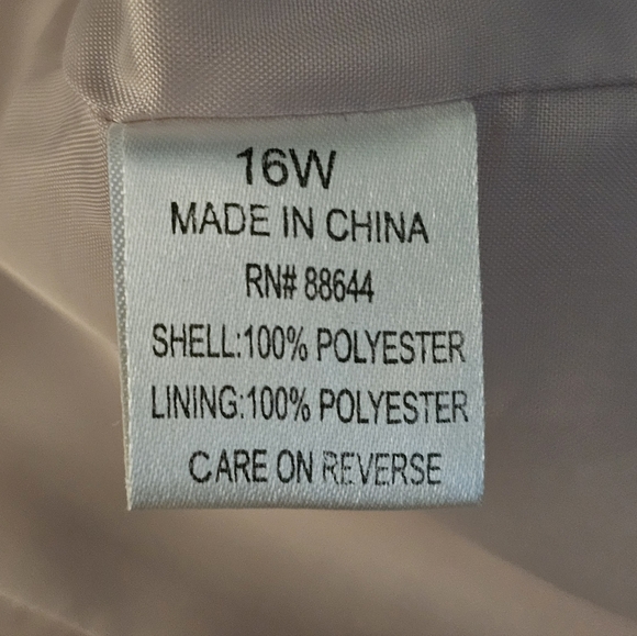 Emily...Elegant 2-Piece Skirt Suit, Like New, Size 16W - Picture 5 of 10